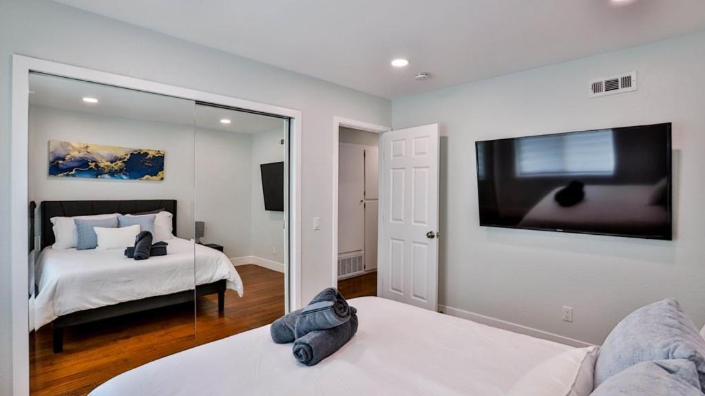 H&H Modern Lux 4Bd 1 King Suite 3 Queen Socal Disney Westminster Exterior foto